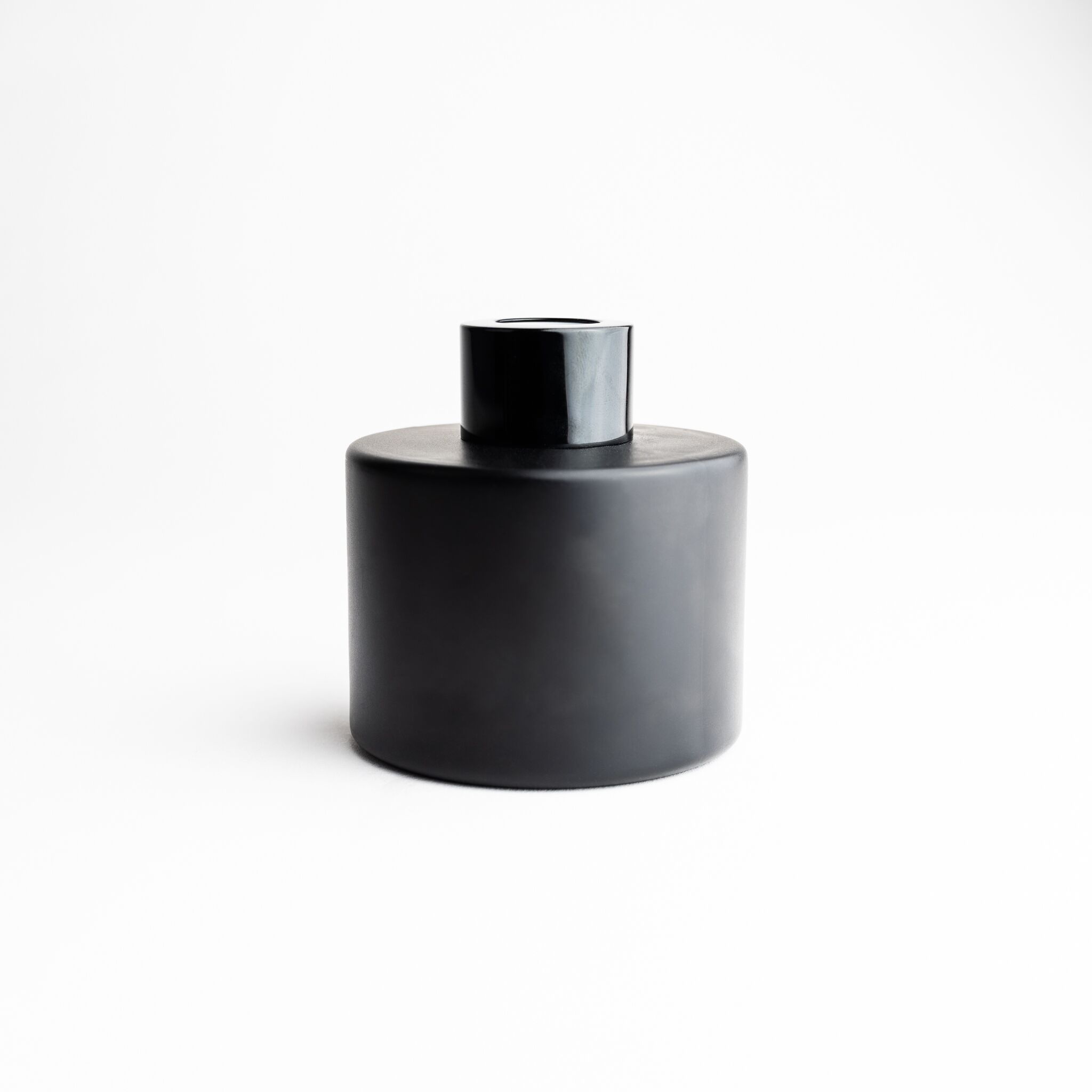 3362 Matte Black Circular 100ml Reed Diffuser Glass